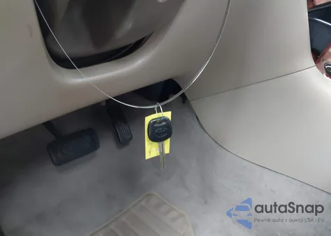 2005 Toyota Corolla Le из США, поврежденный, VIN 2T1BR32E25C369528